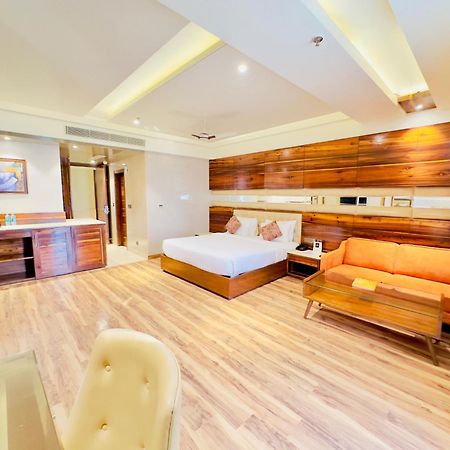 Hotel Vintage Zirakpur Chandigarh Панчкула Экстерьер фото