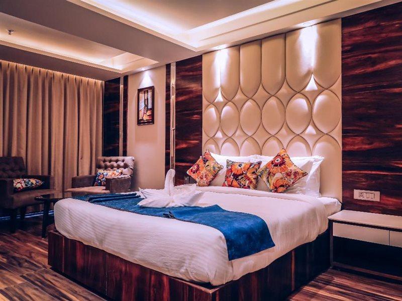 Hotel Vintage Zirakpur Chandigarh Панчкула Экстерьер фото