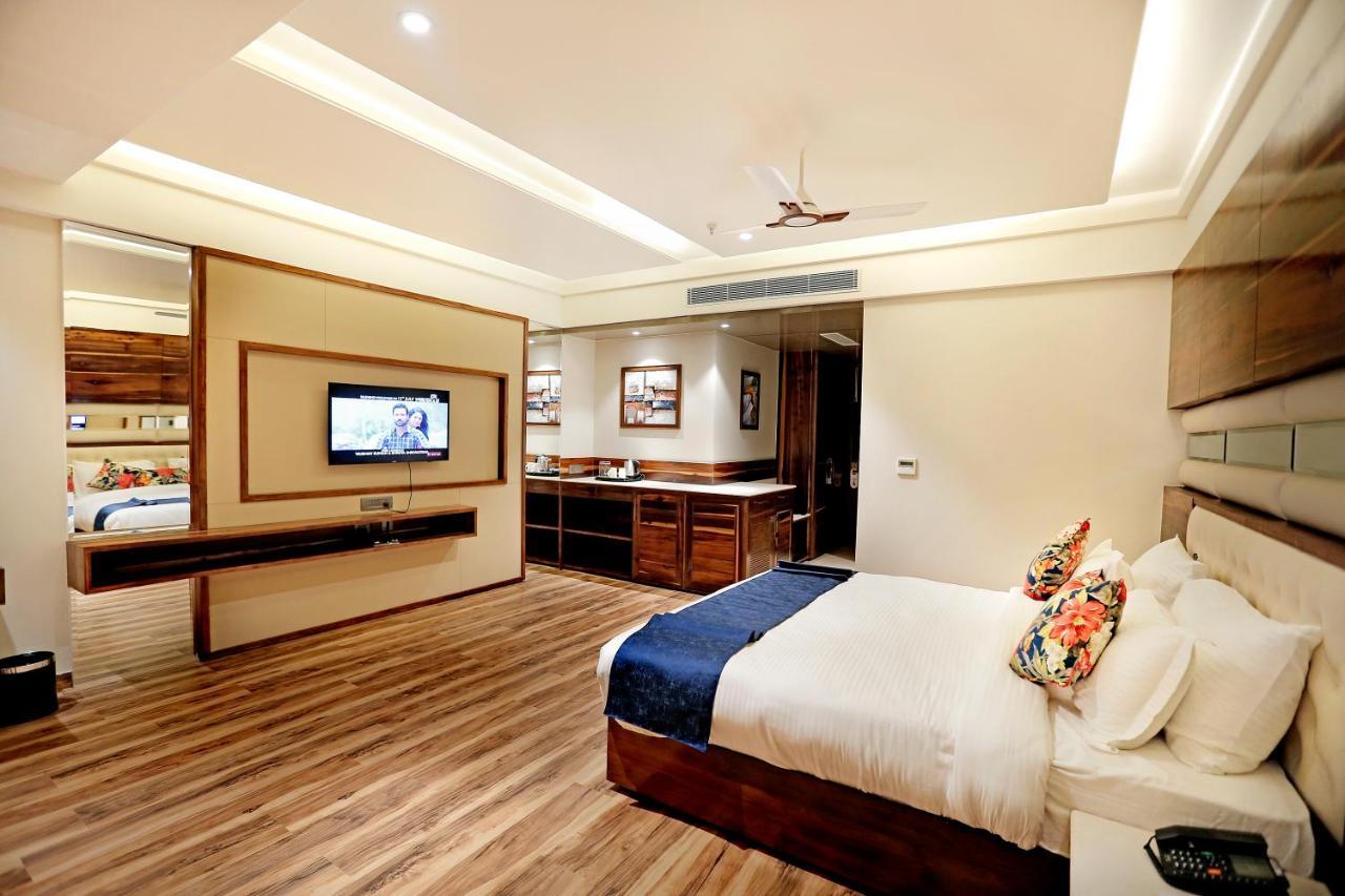 Hotel Vintage Zirakpur Chandigarh Панчкула Экстерьер фото