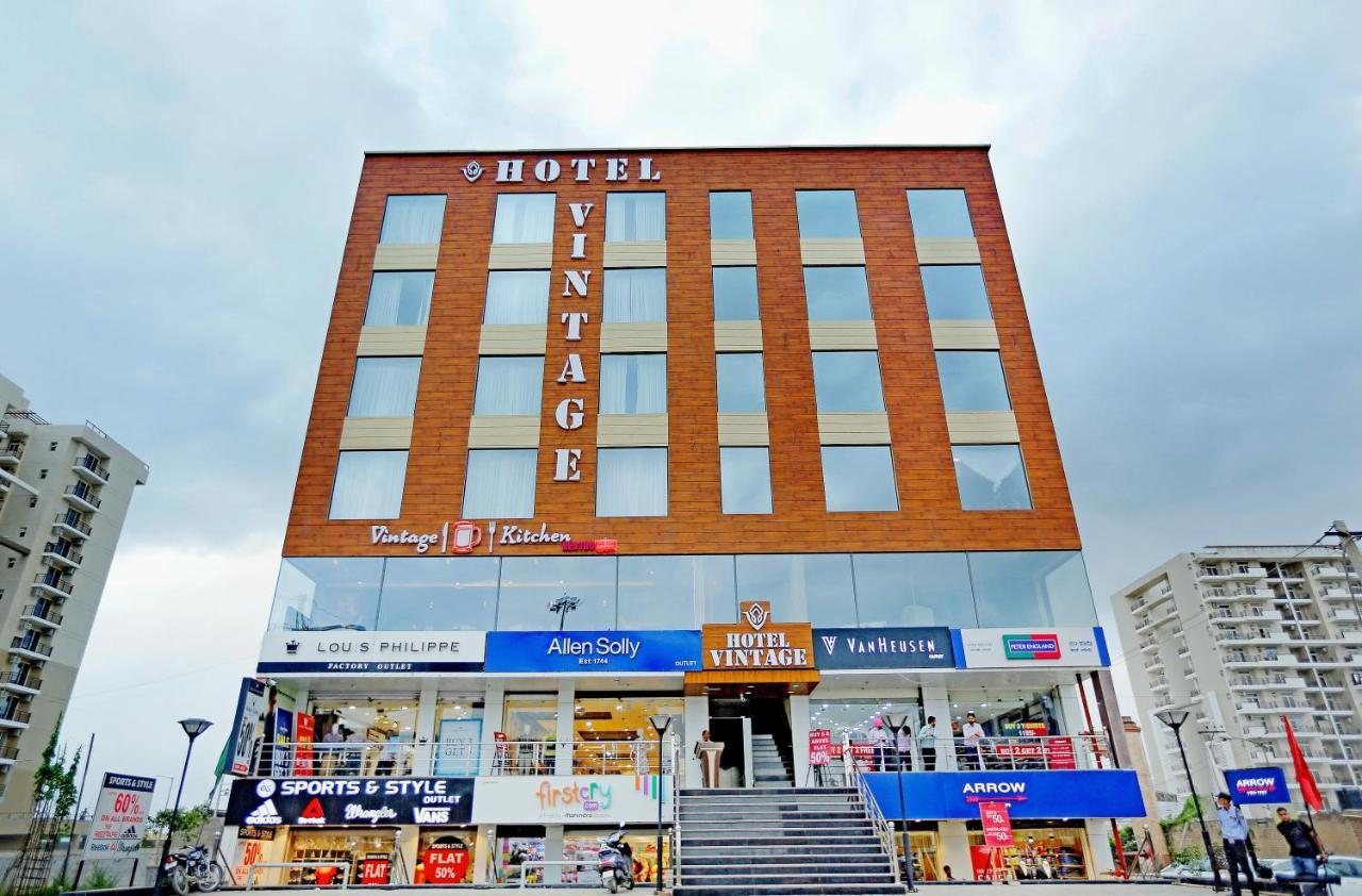 Hotel Vintage Zirakpur Chandigarh Панчкула Экстерьер фото