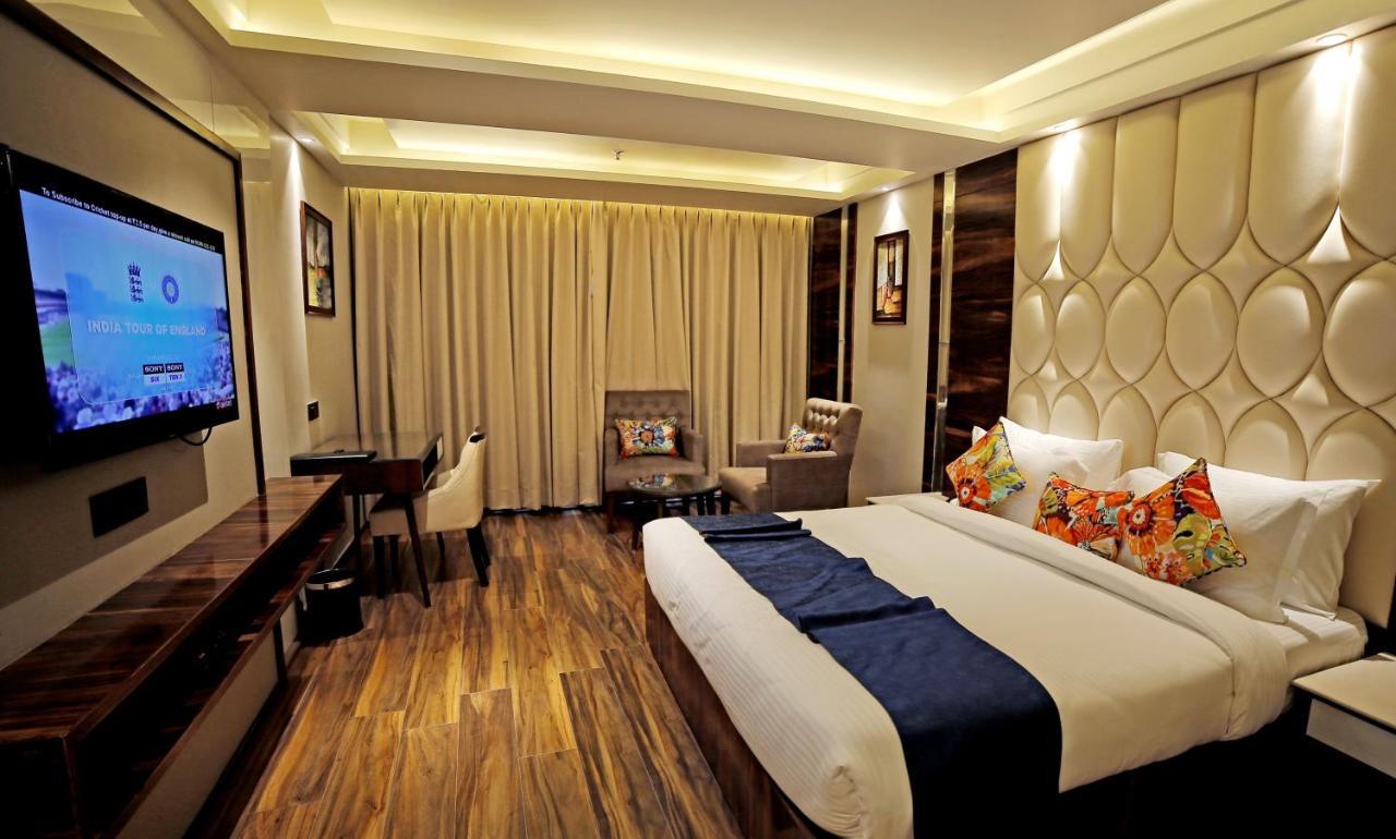 Hotel Vintage Zirakpur Chandigarh Панчкула Экстерьер фото