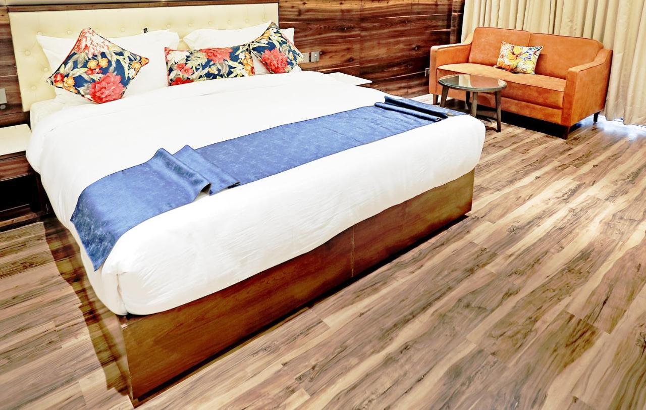 Hotel Vintage Zirakpur Chandigarh Панчкула Экстерьер фото