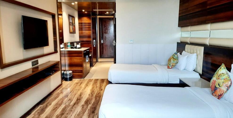 Hotel Vintage Zirakpur Chandigarh Панчкула Экстерьер фото