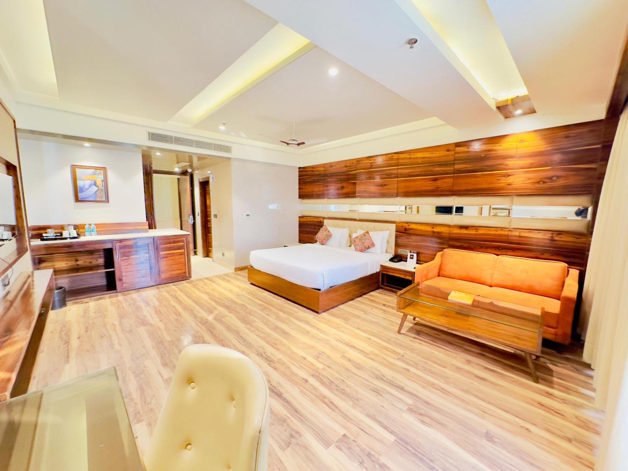 Hotel Vintage Zirakpur Chandigarh Панчкула Экстерьер фото