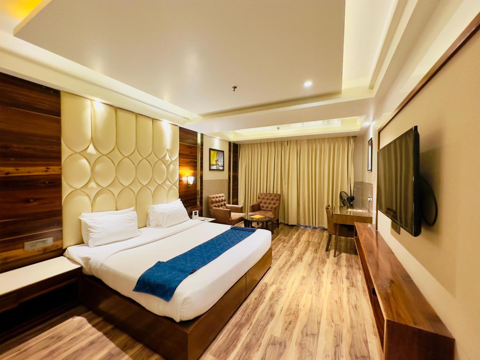 Hotel Vintage Zirakpur Chandigarh Панчкула Экстерьер фото