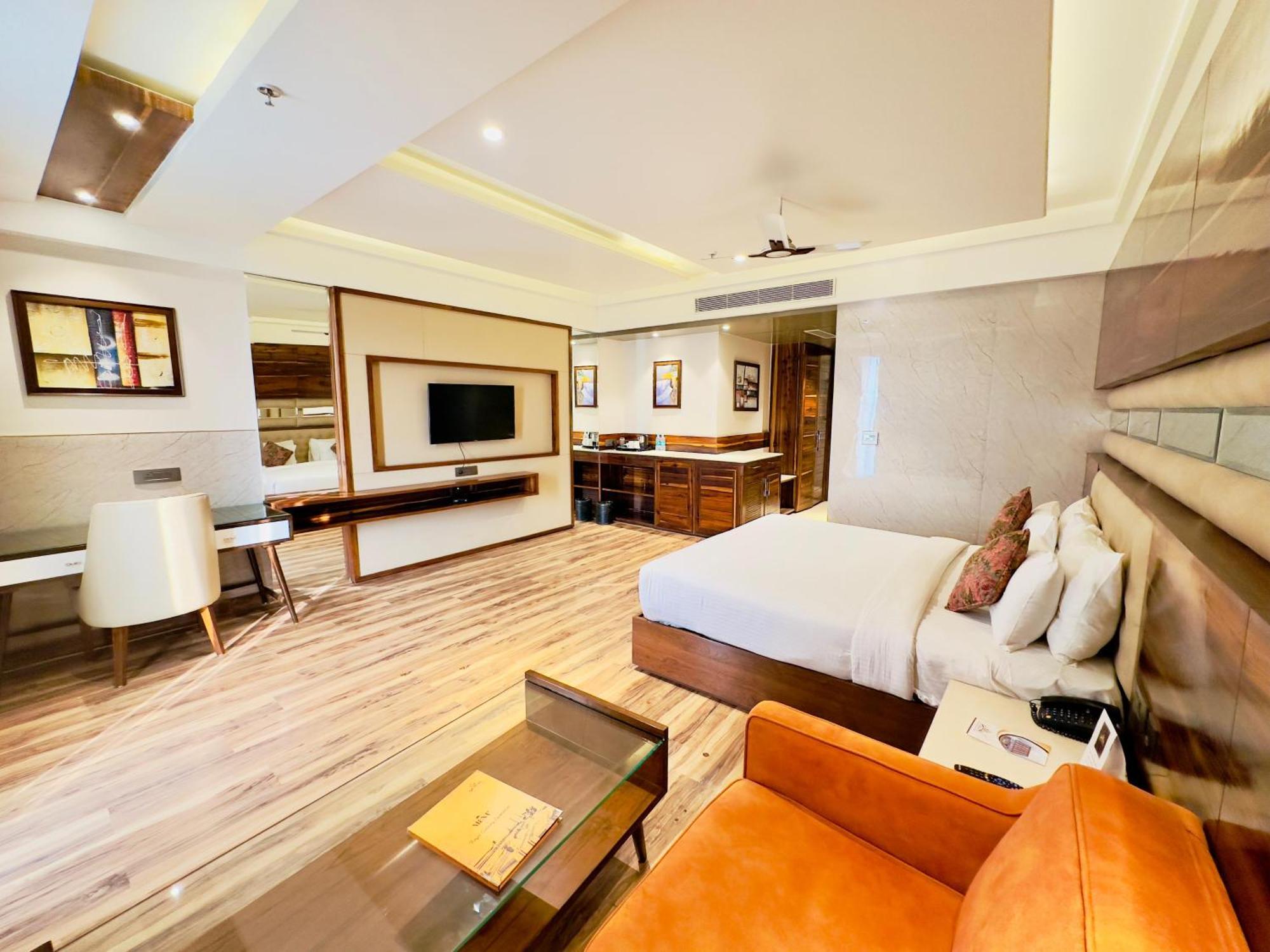 Hotel Vintage Zirakpur Chandigarh Панчкула Экстерьер фото