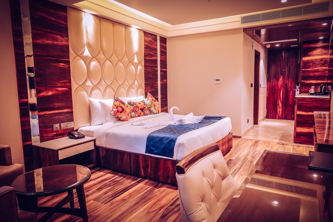 Hotel Vintage Zirakpur Chandigarh Панчкула Экстерьер фото