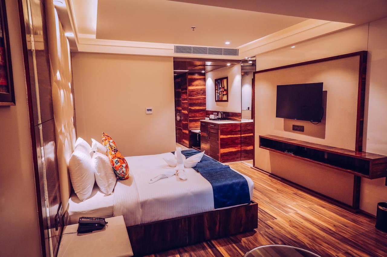 Hotel Vintage Zirakpur Chandigarh Панчкула Экстерьер фото