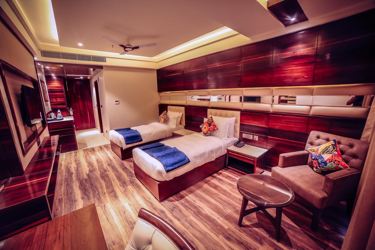 Hotel Vintage Zirakpur Chandigarh Панчкула Экстерьер фото
