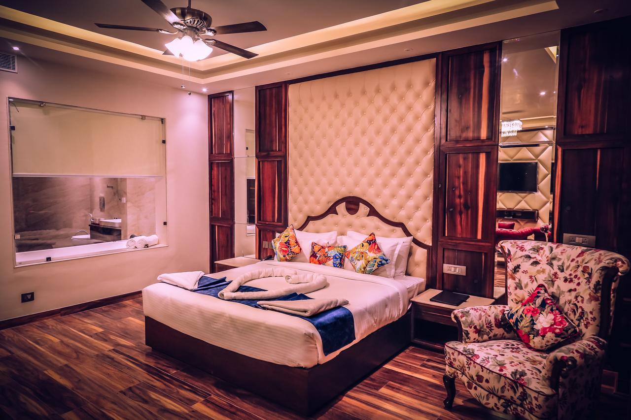 Hotel Vintage Zirakpur Chandigarh Панчкула Экстерьер фото