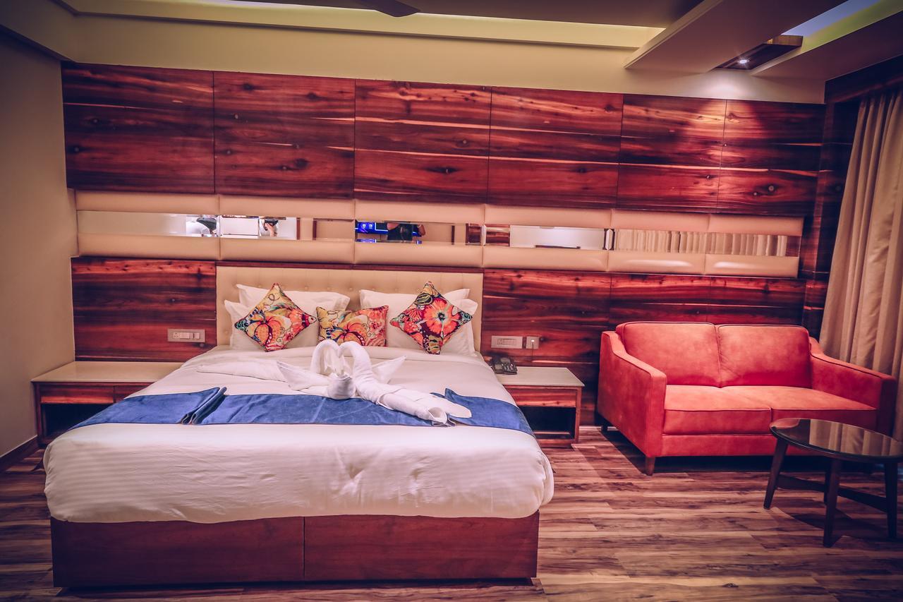 Hotel Vintage Zirakpur Chandigarh Панчкула Экстерьер фото