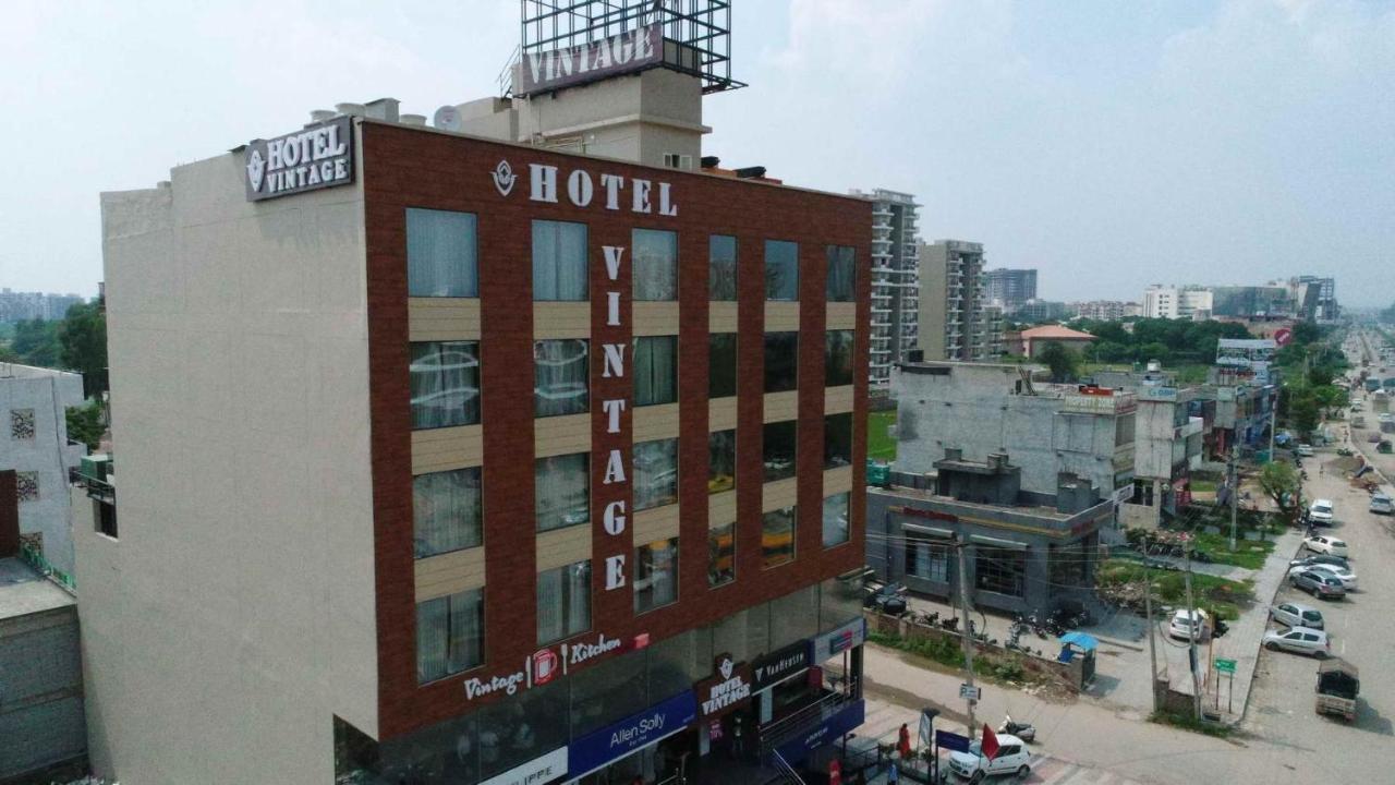 Hotel Vintage Zirakpur Chandigarh Панчкула Экстерьер фото
