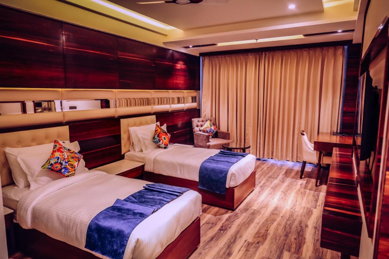 Hotel Vintage Zirakpur Chandigarh Панчкула Экстерьер фото